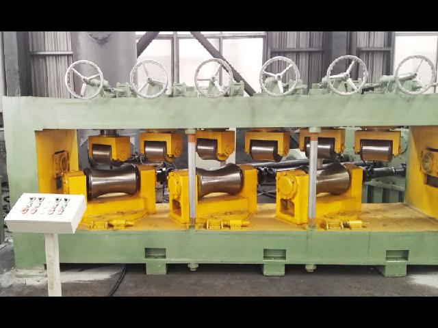 Vertical multi-roll straightening machine