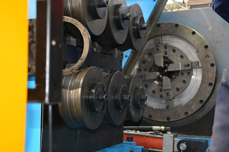 WXC200CA Bar Peeling machine