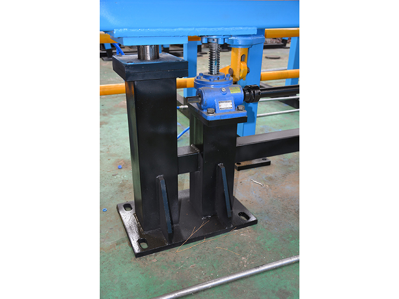 WXC350CA Bar Peeling machine