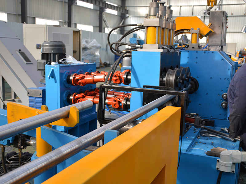 WXC200CA Bar Peeling machine