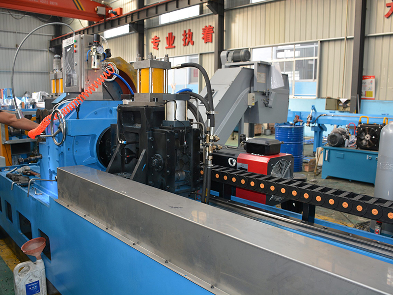 WXC200CA Bar Peeling machine
