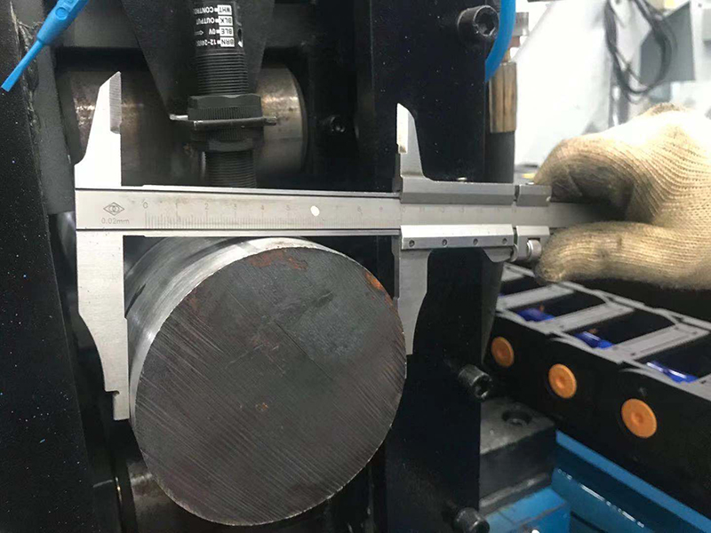 WXC300CA Bar Peeling machine
