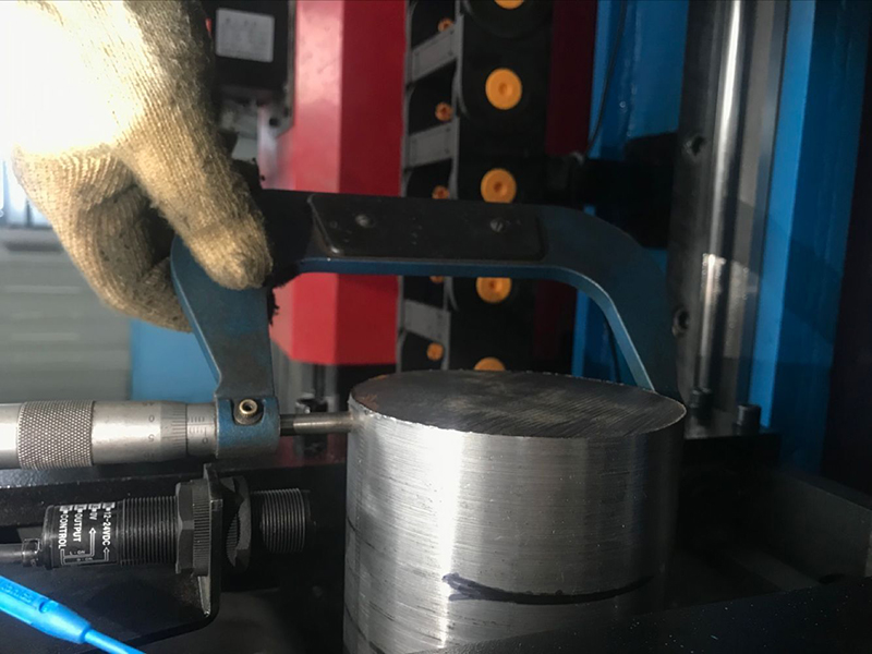 WXC300CA Bar Peeling machine