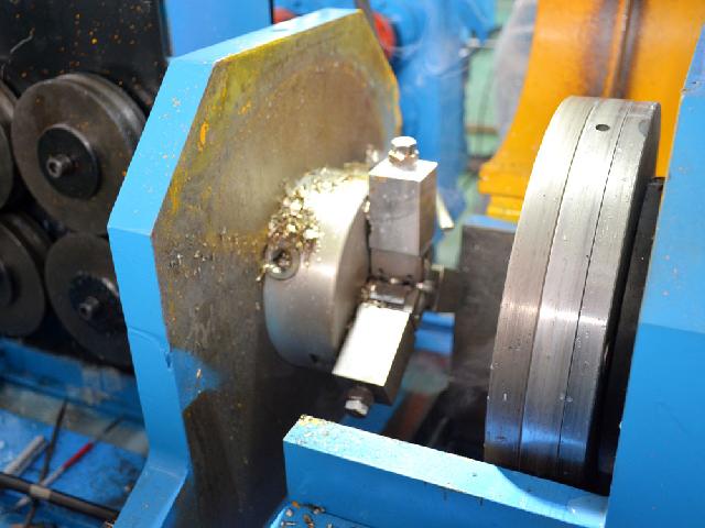 WXC40S Bar Peeling machine